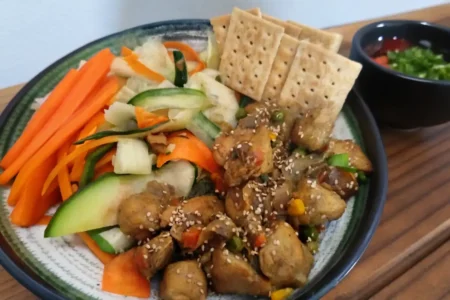 Low-Carb Chicken Nugget Picnic Plate: A Crunchy, Colorful Delight Chicken Nugget